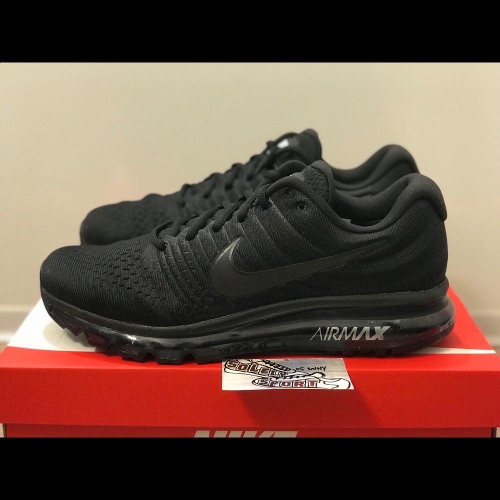 NEW Nike Air Max 2017 Triple Black Vapormax Plus - Picture 2 of 8